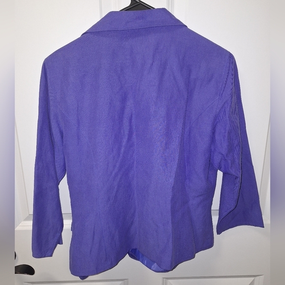 An Anne Carson silk/ Linen blend blue Wrap Top in a size medium. EUC - Picture 3 of 5